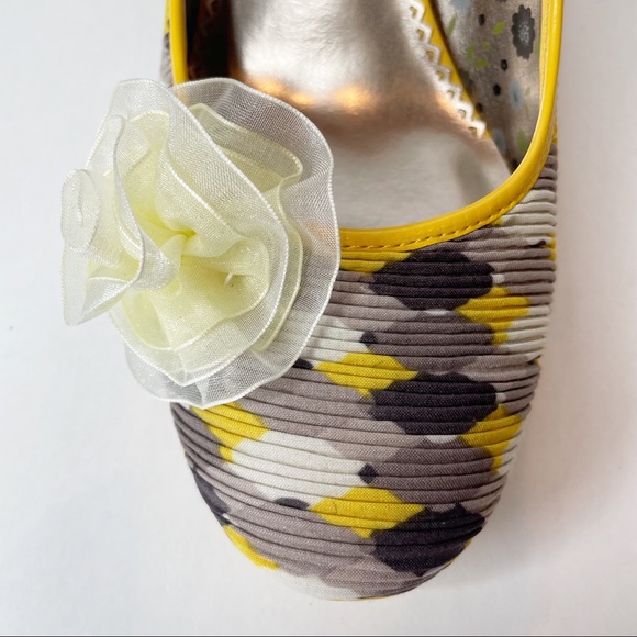 NWOB Poetic Licence Picnic Ready Yellow and Gray Embellished Heel - Picture 6 of 12
